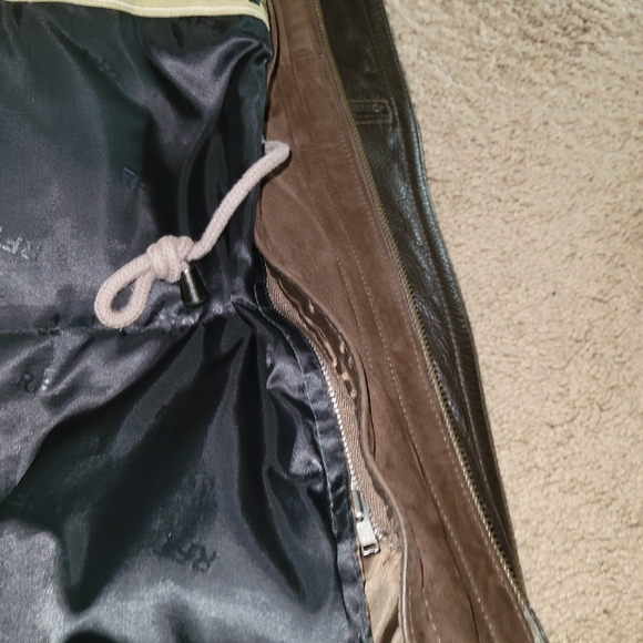 Mens large leather coat with removable down liner great condition. RFT - Picture 3 of 4